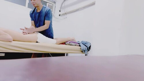 ❤淫荡小骚货，男技师盲人按摩，精油推背揉奶，爽的呻吟勾引，按摩床上爆操，搞完再找女技师按摩.mp4 000800966 1024x576