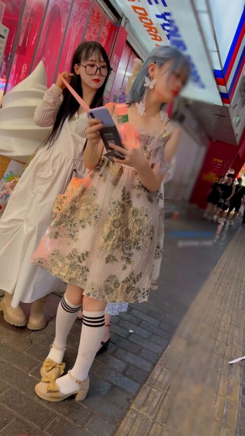 2.mp4 000256966 864x1536