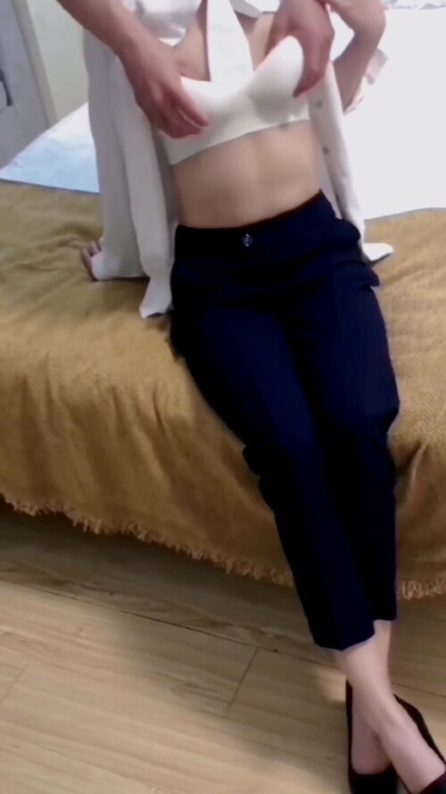 chn24070604.mp4 000208750 864x1536