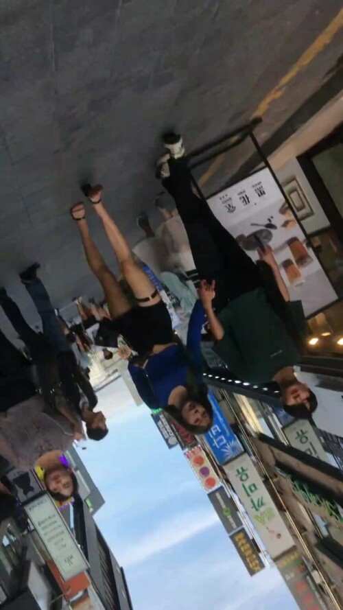 시내 허벅지초커년.mp4 000096785 864x1536