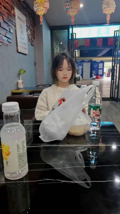 chn24080904.mp4 000001733
