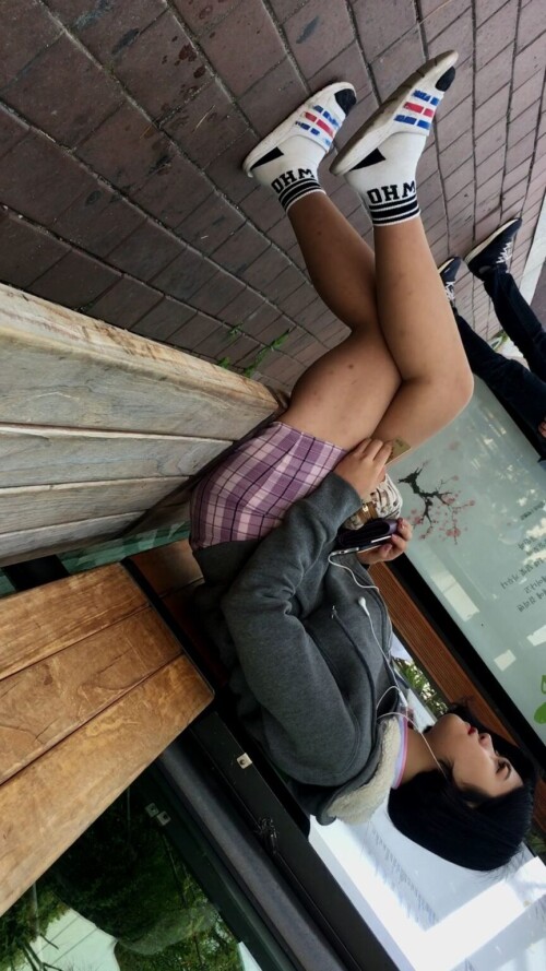 video 1519745905.mp4 000058093 864x1536