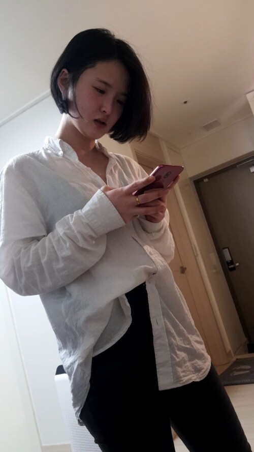 Secret 20190225 203851.mp4 000159468 864x1536