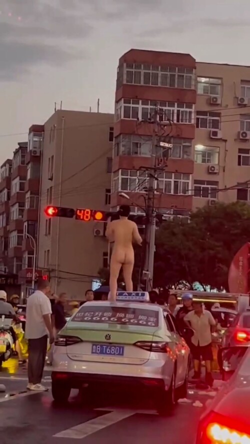 38599.mp4 000033500 865x1536