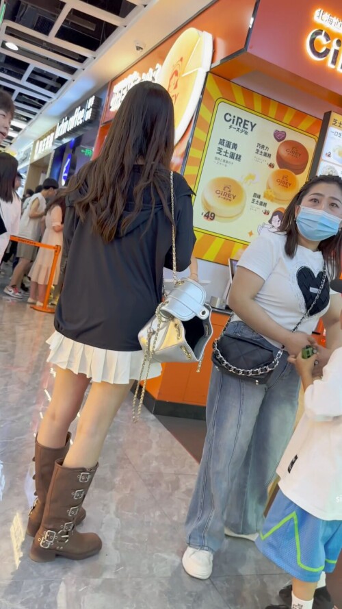 2.mp4 000000100 1 864x1536