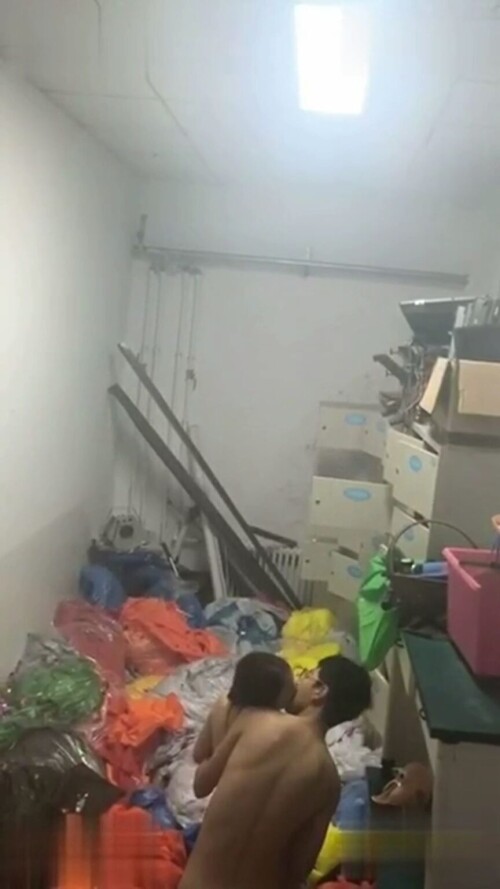 chn24111403.mp4 000150166 864x1536