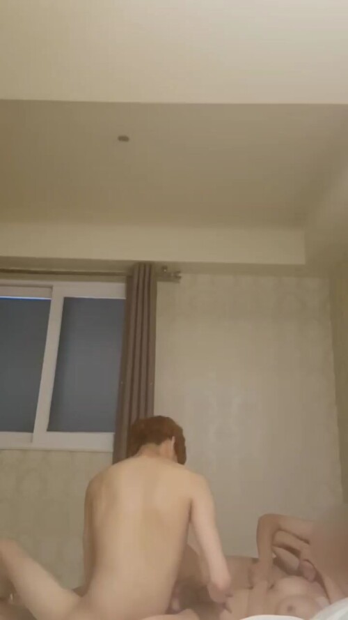 어린 가슴 큰 슬렌더 2대1 쓰리썸.mp4 001841148