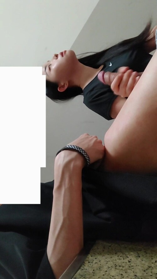 계단에서 간단.mov 000405166 864x1536