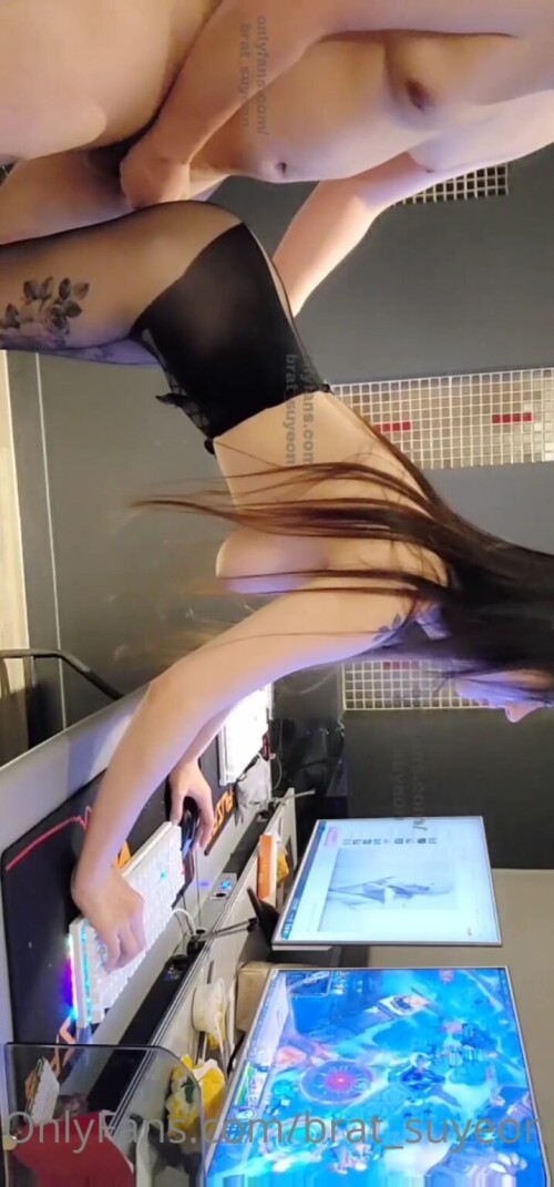 메시지 — OnlyFans 26.mp4 000959166 717x1536