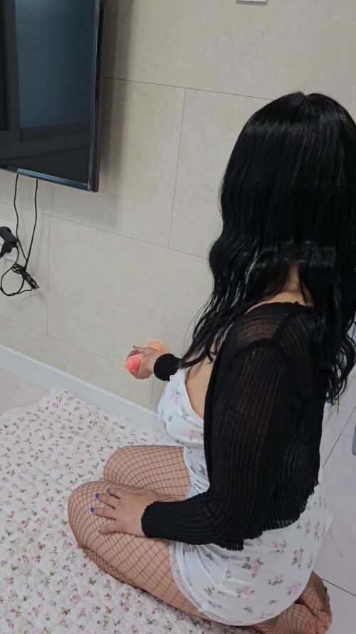 딜도가지고놀깅.mp4 000011592 864x1536