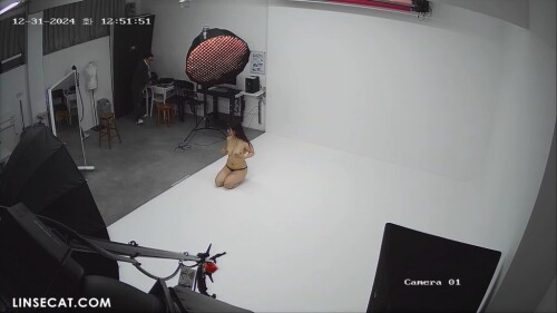 신작IP ✨ 바디프로필 찍다가 상체누드 대기중 올탈.mp4 004556166 1024x576