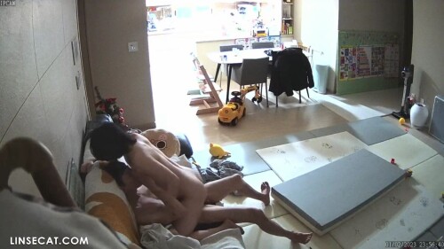 IP 몸매좋은 슬렌부부 거실섹스피규어콜렉터 거실 거유섹 아가씨 영화.mp4 000470166