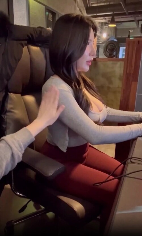 모구모구2 꽃니밍 pc방술집 노출작2v.mp4 000001033