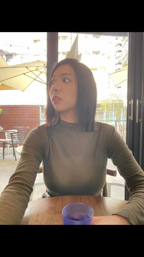 chn25021508.mp4 001006333 864x1536