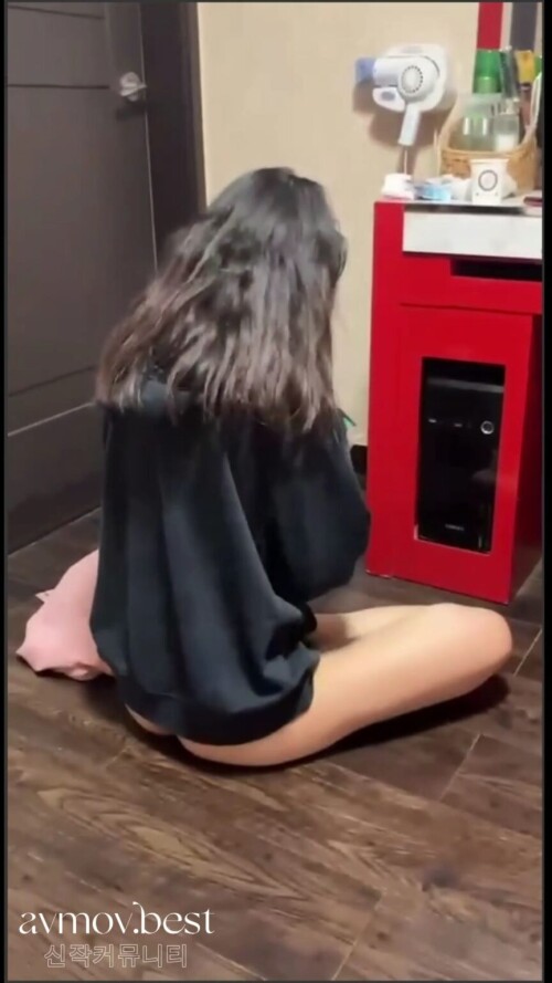 후드여친.mp4 000010579 864x1536
