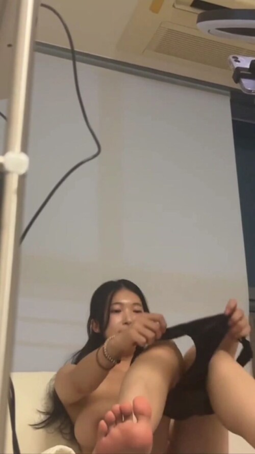1.mp4 000000802 862x1536