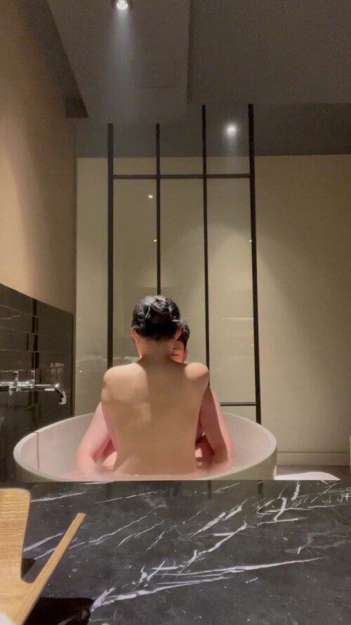 풋풋한 커플의 욕조섹스 신작자료실이동 고대커플.MOV 000771240
