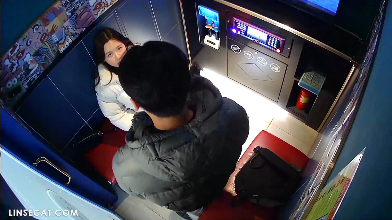 순종적인 여자친구. 