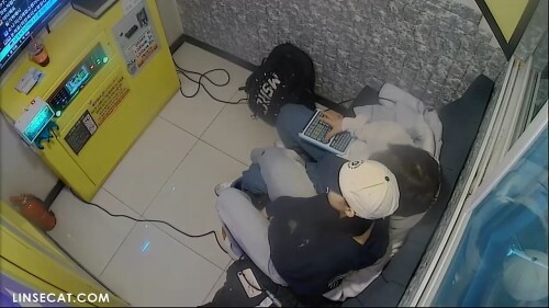 2104 0vR048.mp4 000689200