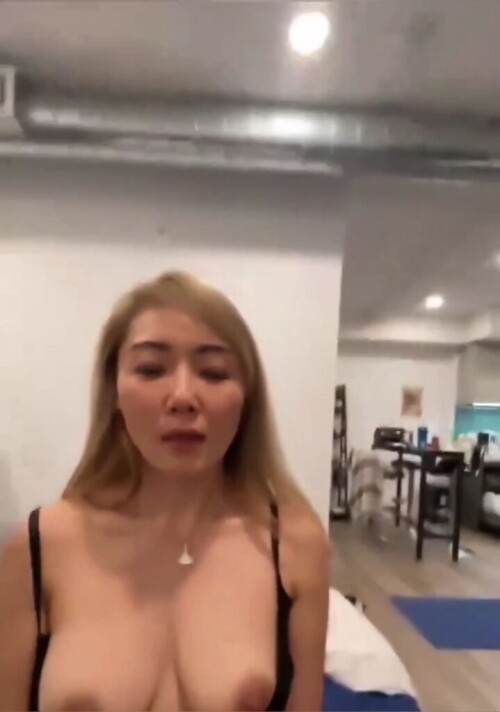 40대 한국인 아내가 하루종일 섹스하고 싶어해요.mp4 000892920 719x1024