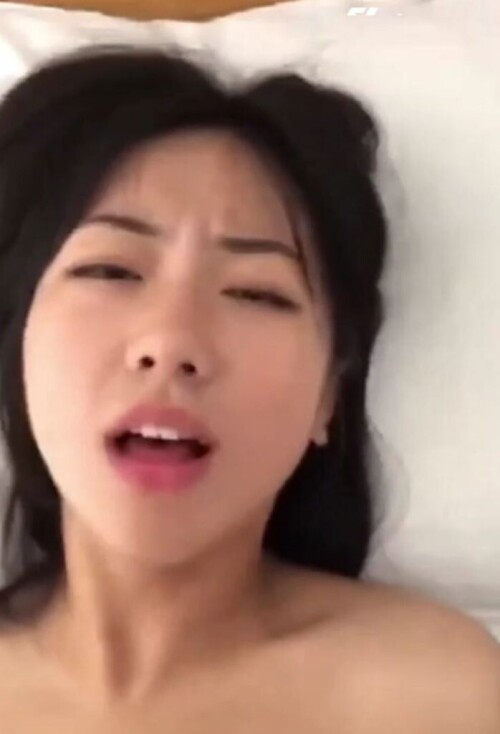 1.mp4 000128999 698x1024