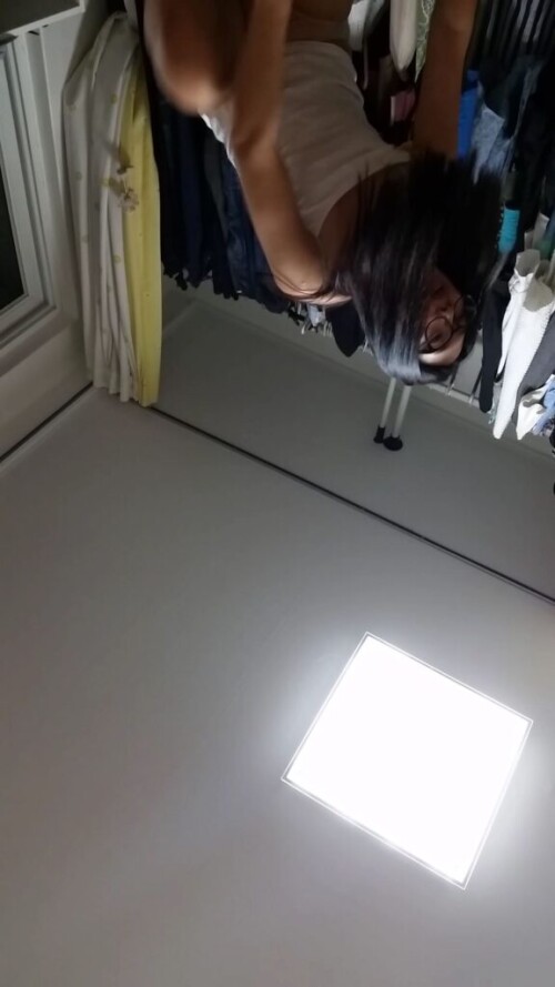 옷방 몰래촬영.mp4 000279198 576x1024