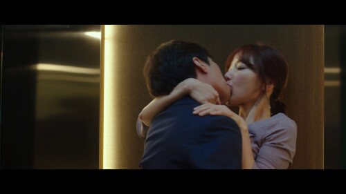 상류사회확장판 엑기스 4K.mp4 000004337 1536x864