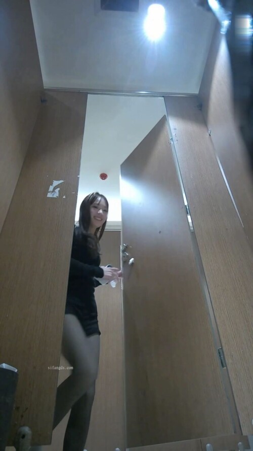 1 1.mp4 000006966 864x1536