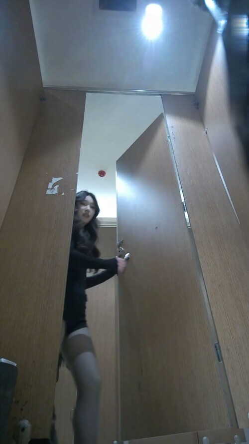 1 2.mp4 000003000 864x1536