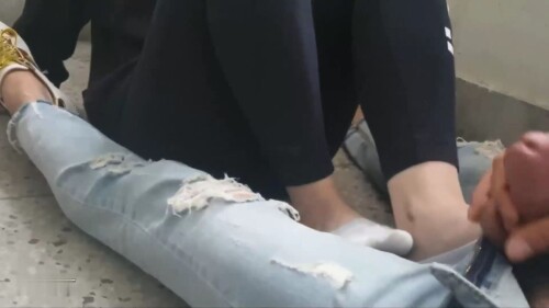 계단간단레깅스녀양말신고 풋잡딸 얼공작.mp4 000002933 1536x864