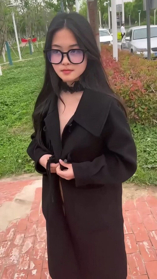 chn25081806.mp4 000361966 864x1536