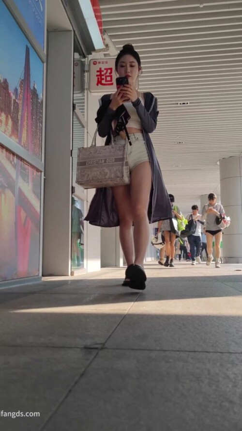 9.mp4 000170933 576x1024