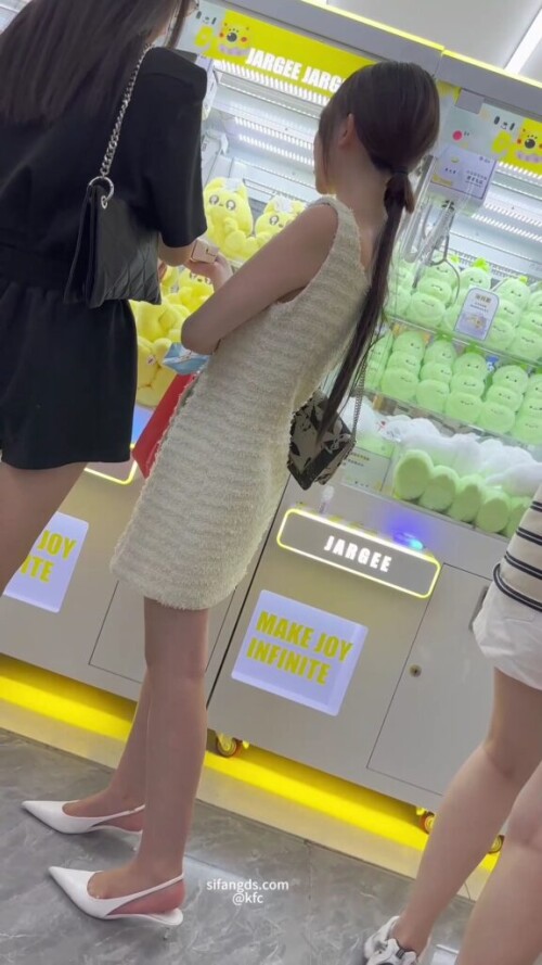 7.mp4 000000450 1 576x1024