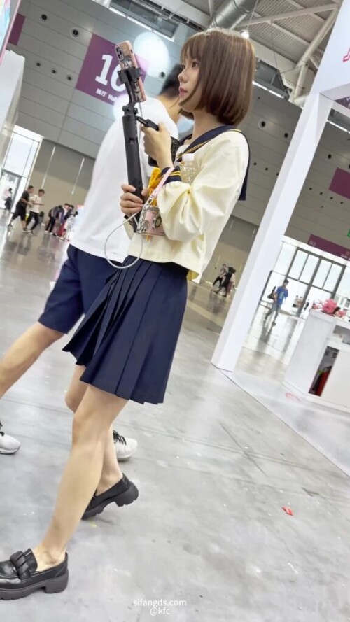 1.mp4 000000200 576x1024