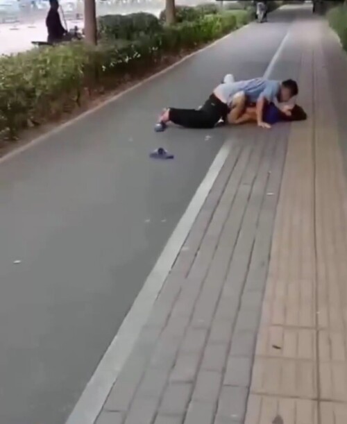 chn25110710.mp4 000007303 838x1024