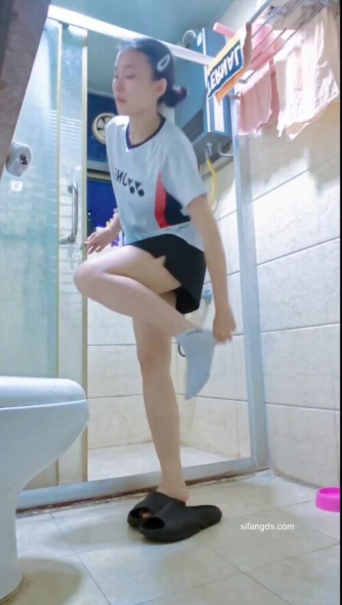 chn25111608.avi 000009471 579x1024