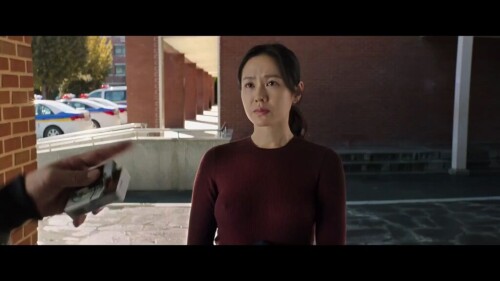 어쩔수가없다 손예진 노브라 장면 컷.mp4 000012083 1024x576